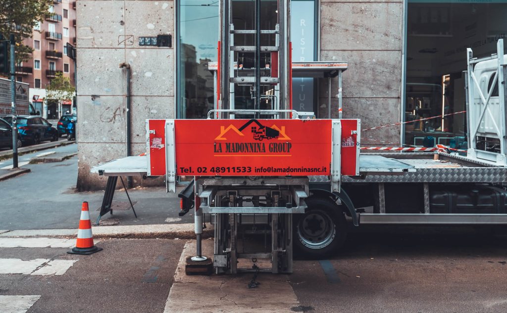 sgomberi milano viale regina giovanna